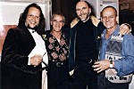 R&eacute;union avec les Bel Canto en 1999, de gauche &agrave; droite : Ren&eacute; D'Antoine Letarte, Pierre &laquo; Moustique &raquo; Paquet, Capitaine N&ocirc; et Andr&eacute; Fortin.